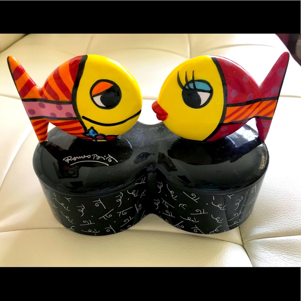 ROMERO BRITTO FISH DEEPLY IN LOVE TRINKET BOX